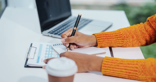 How to Write a Strong Academic CV for Scholarships